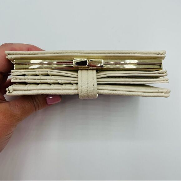 Safekeeper Weaved Design Wallet - Picture 3 of 7